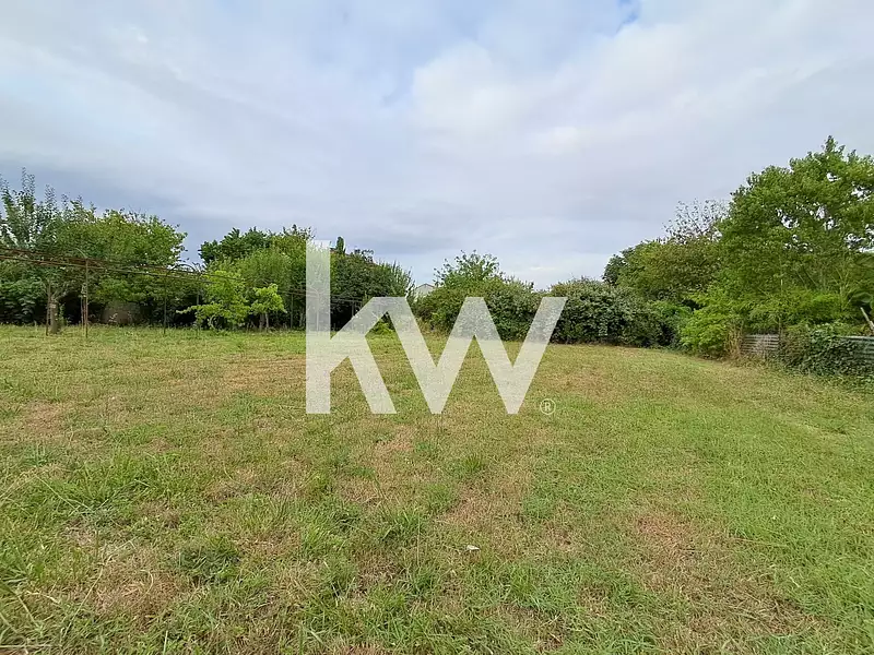 Terrain, 859 m²