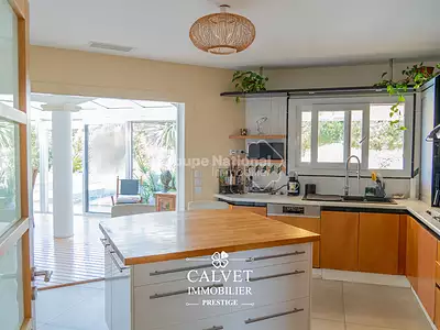 Maison, 220 m²