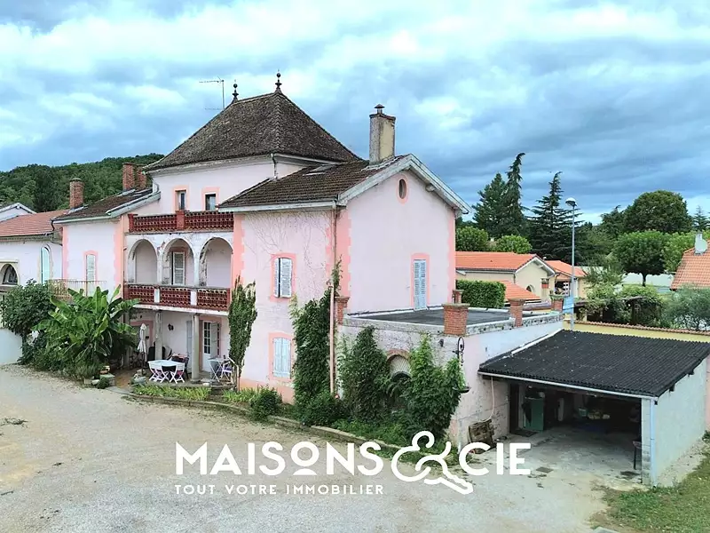 Maison, 240 m²