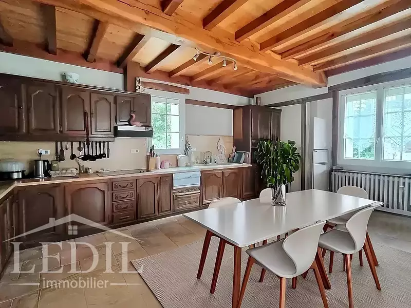 Maison, 235 m²