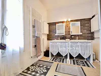 Maison, 335 m²