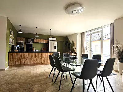 Maison, 251 m²