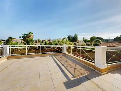Maison, 240 m²