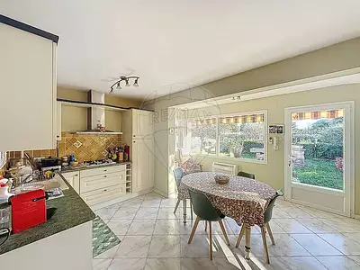 Maison, 300 m²