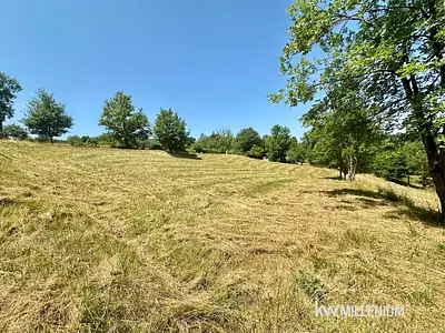 Terrain, 836 m²