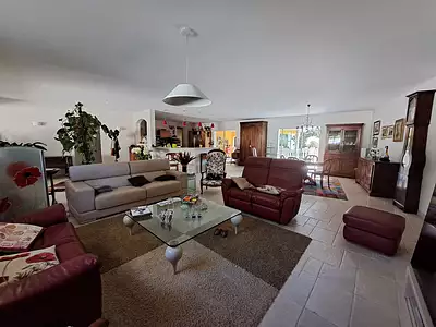 Maison, 248 m²