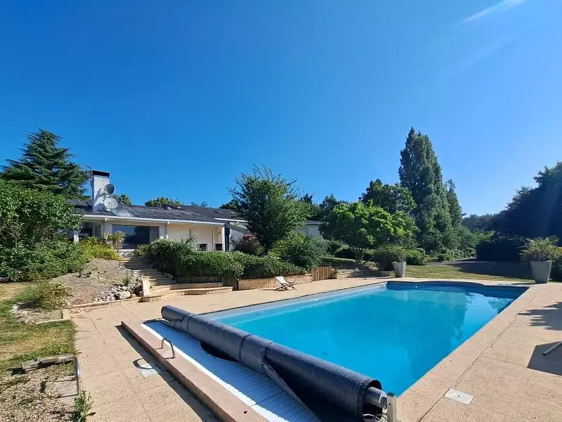 Divers, 251 m²