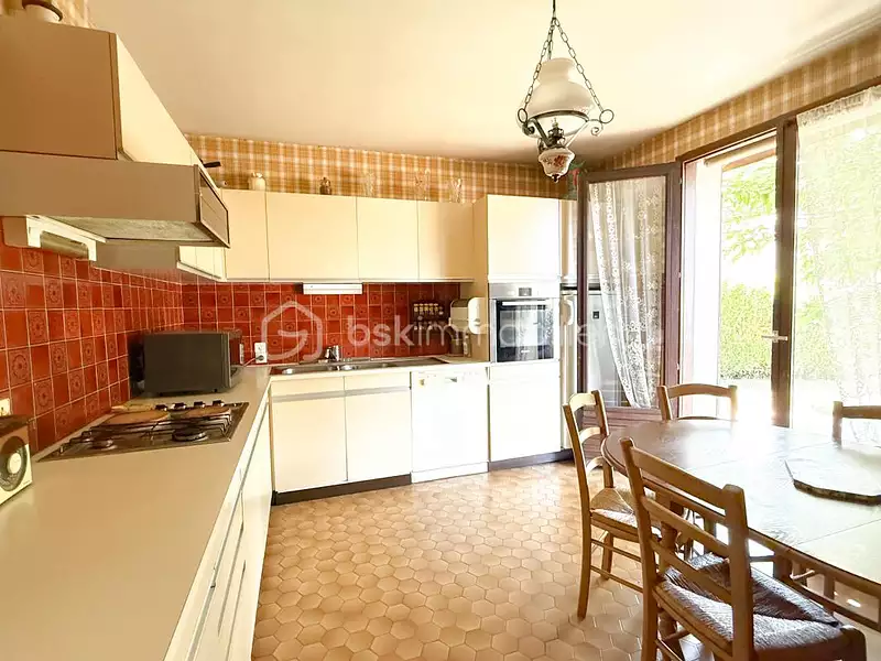 Maison, 180 m²