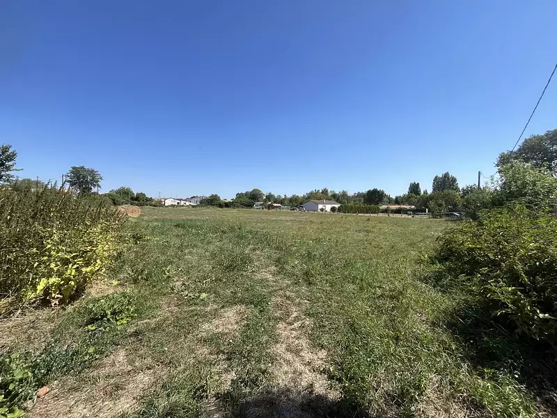 Terrain, 6 096 m²