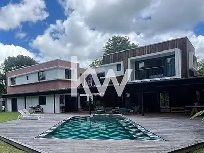 Maison, 395 m²