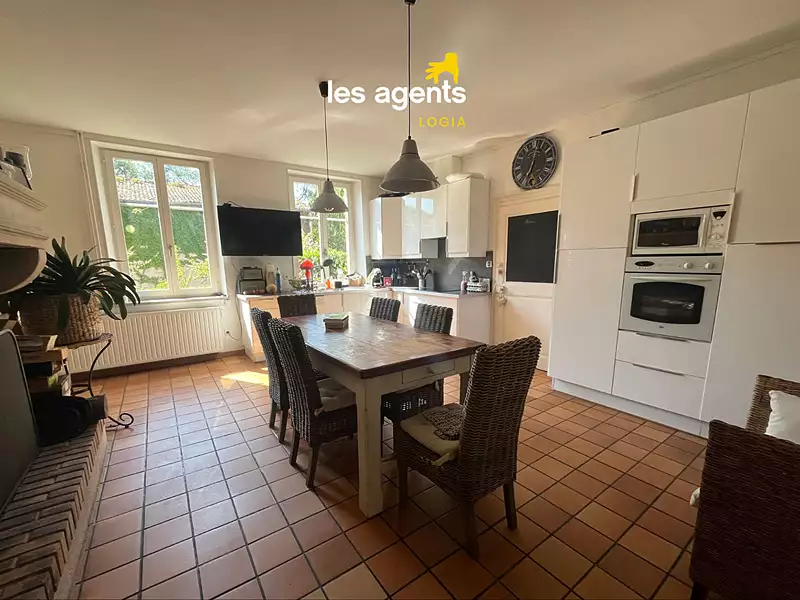 Maison, 320 m²