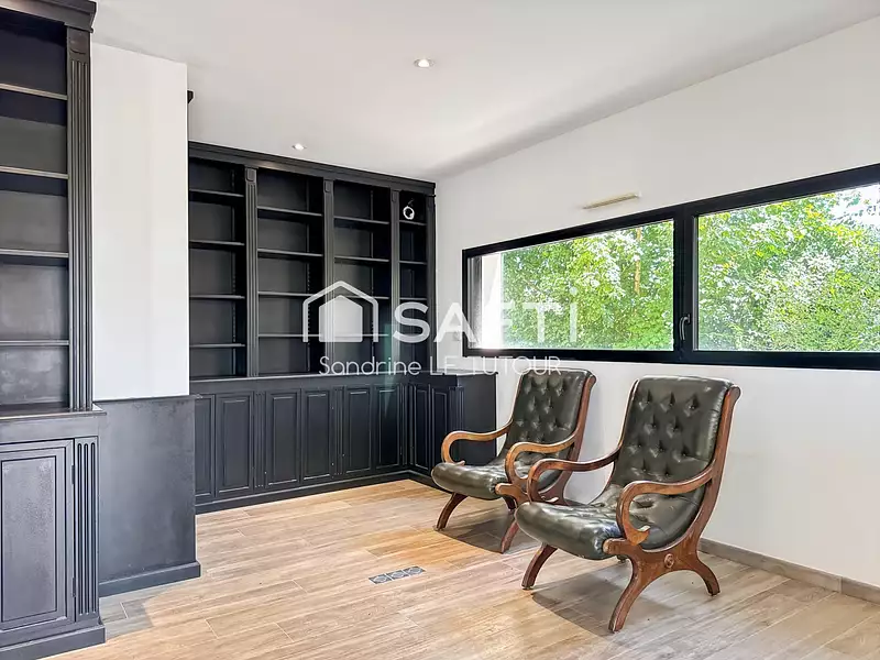 Maison, 285 m²