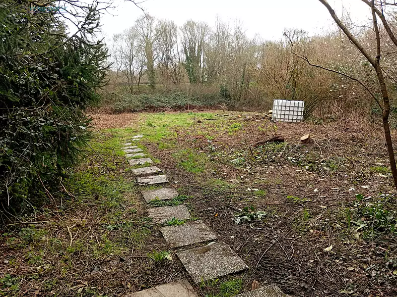Terrain, 2 281 m²
