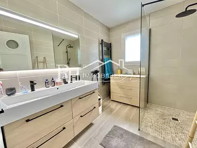 Maison, 198 m²