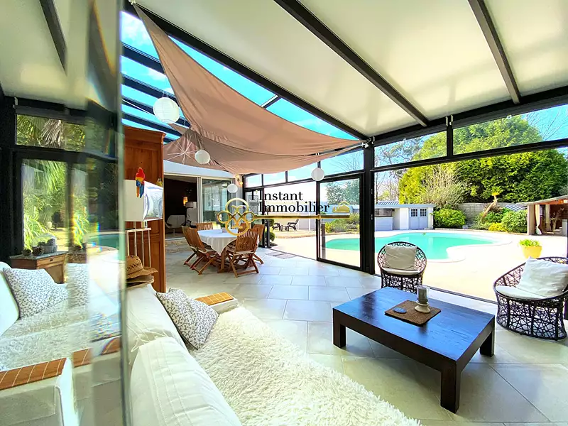 Maison, 225 m²