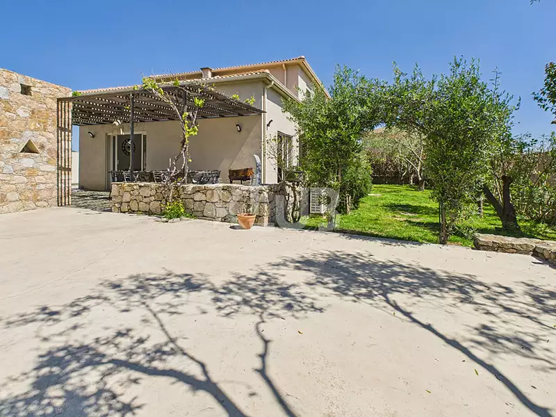Maison, 167 m²