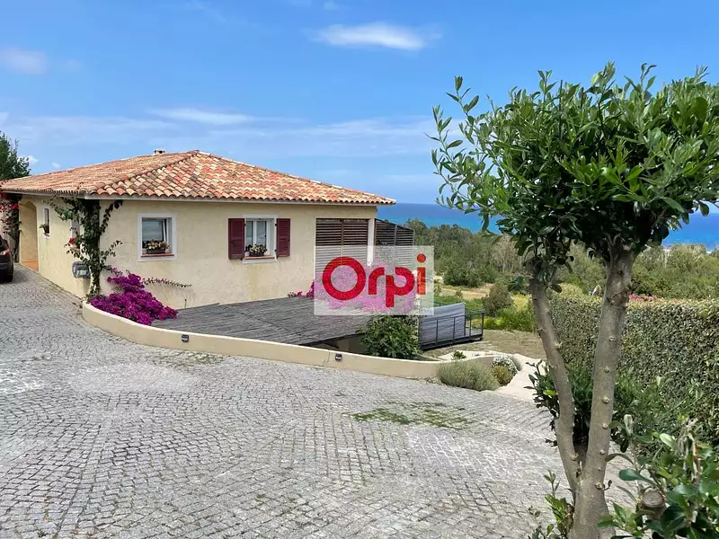 Maison, 235 m²