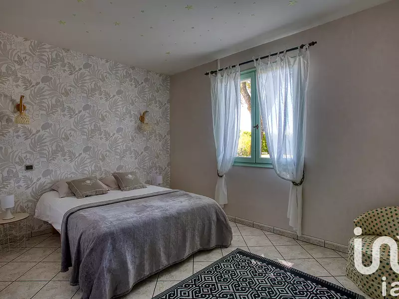 Maison, 246 m²