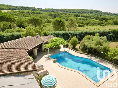 Maison, 166 m²