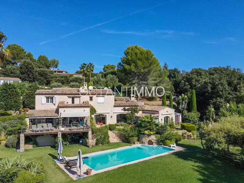 Maison, 330 m²