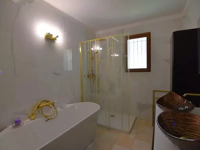 Maison, 180 m²