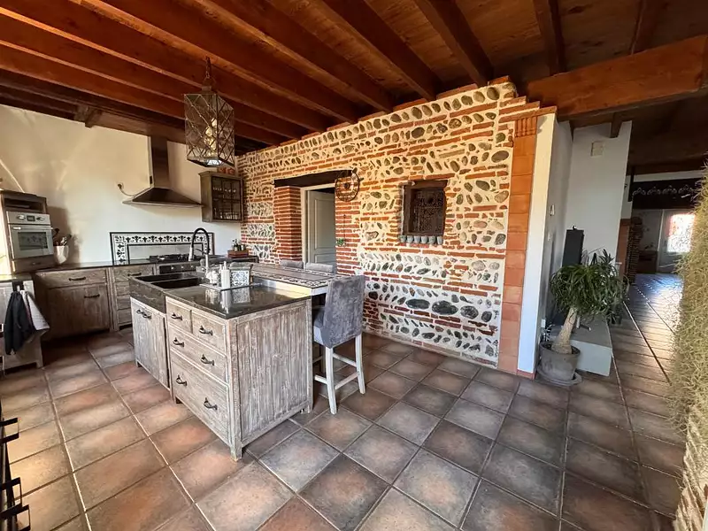 Maison, 240 m²