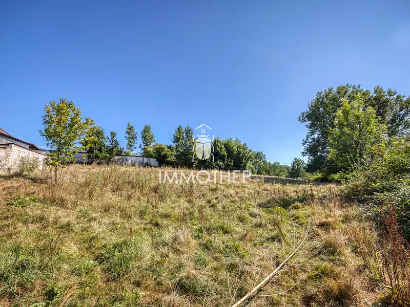 Terrain, 1 738 m²