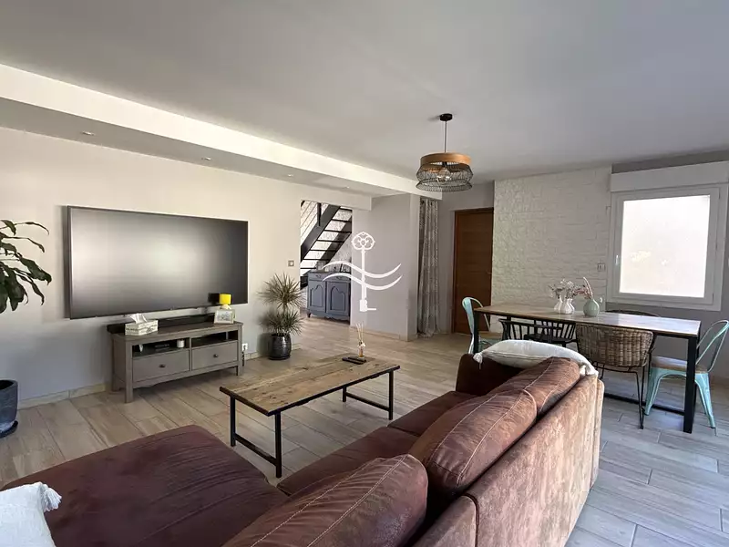 Maison, 151 m²