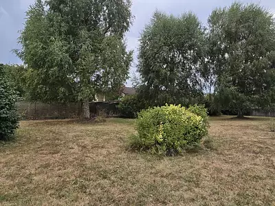Terrain, 608 m²