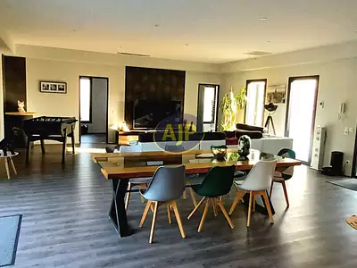 Maison, 200 m²