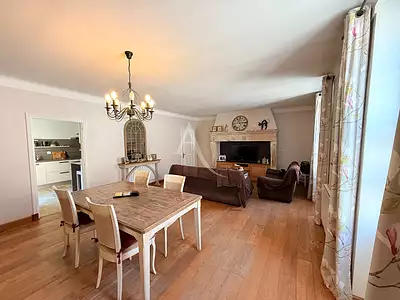 Maison, 216 m²