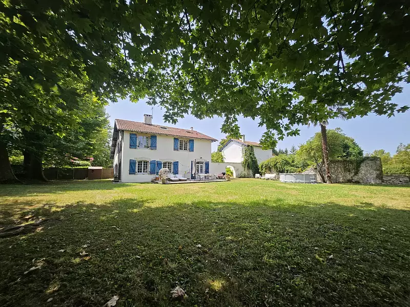 Maison, 220 m²