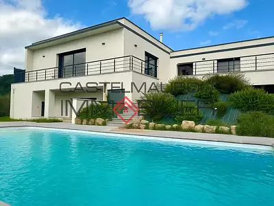 Maison, 247 m²