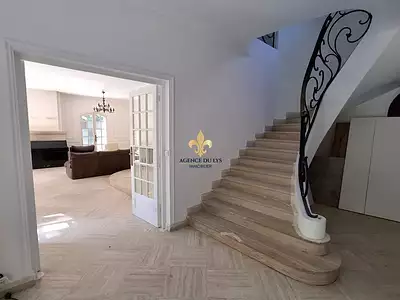Maison, 225 m²