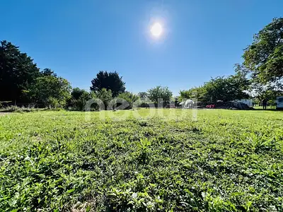 Terrain, 1 046 m²