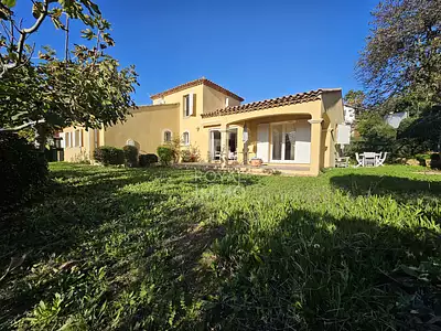 Maison, 165 m²