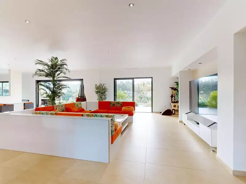 Maison, 251 m²