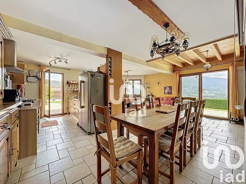 Maison, 248 m²