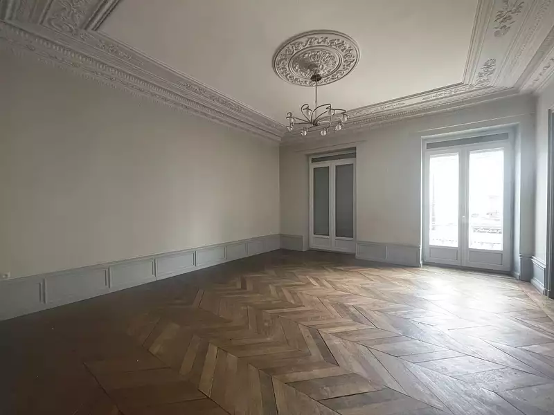 Immeuble, 627 m²