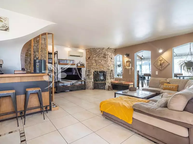 Maison, 168 m²