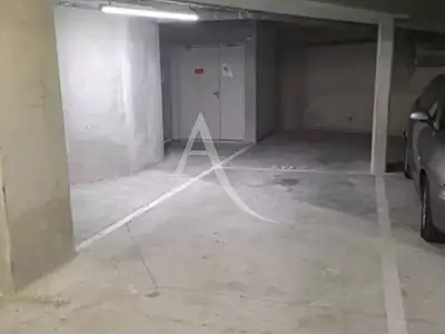 Parking, 130 m²