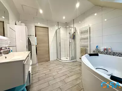 Maison, 195 m²