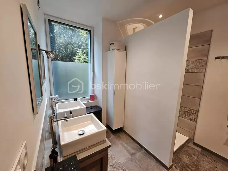 Maison, 210 m²