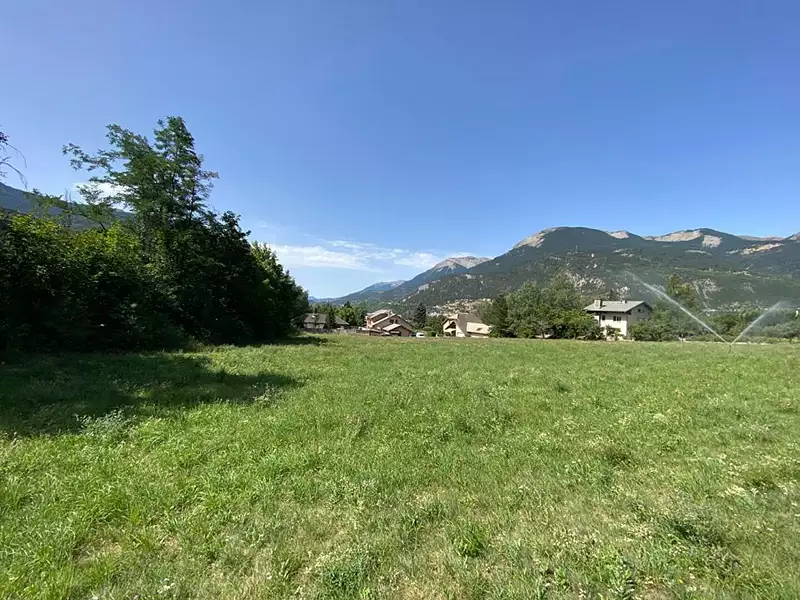 Terrain, 574 m²