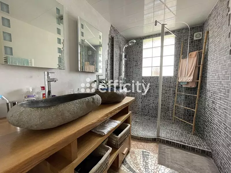 Maison, 238 m²