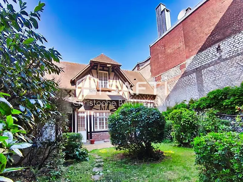 Immeuble, 344 m²