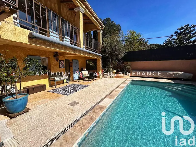 Maison, 240 m²