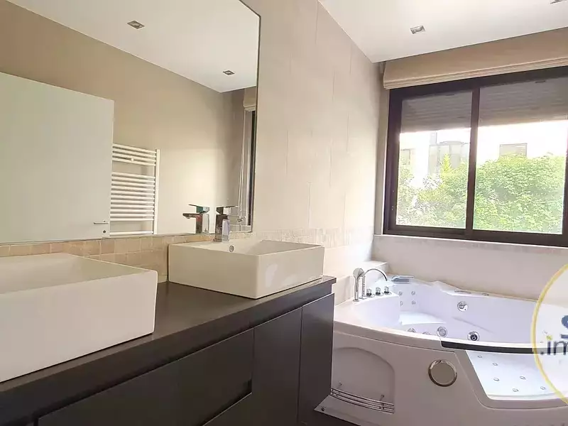 Appartement, 235,12 m²