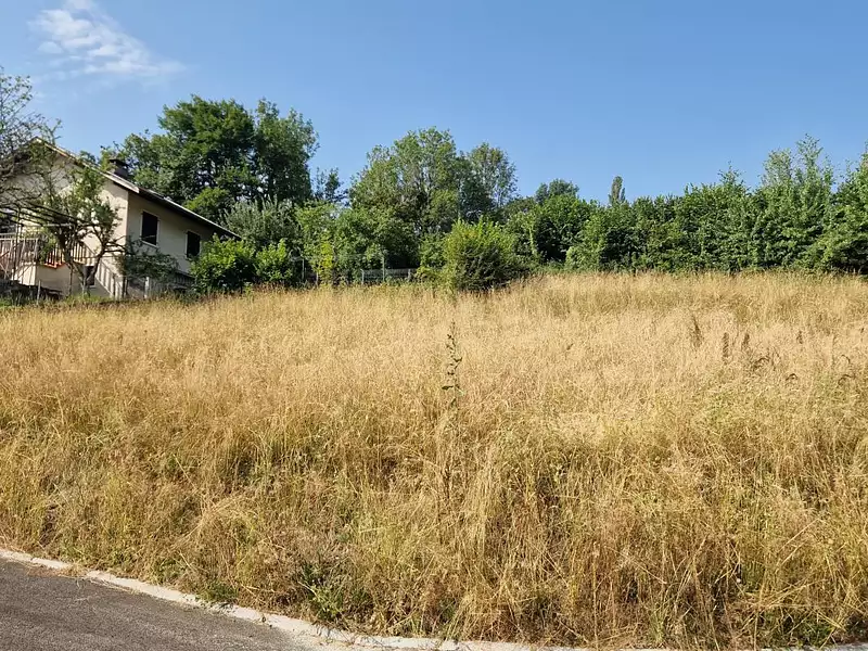 Terrain, 1 056 m²