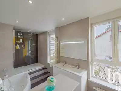 Maison, 222 m²